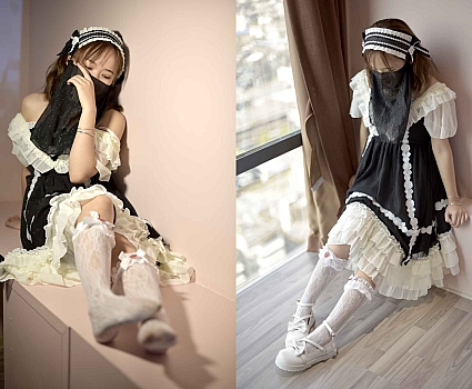 约漫展lolita妹妹拍害羞小脚