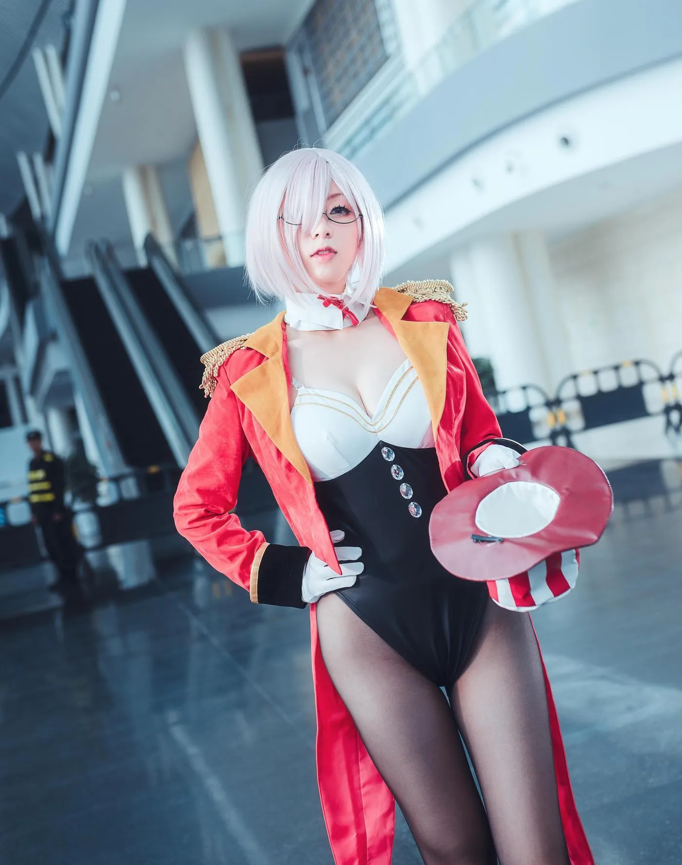 拿相机的执义 cos写真美图合集[53套][持续更新]