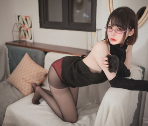 你十七鸽 写真合集[4套][持续更新]