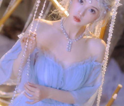 怡子yiii-微博coser全部作品[写真合集][3套][持续更新]