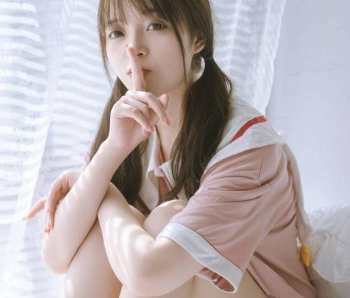 草莓味的奈奈兔 写真合集[24套][持续更新]